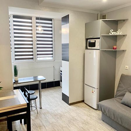 Apartment In Center Ivano Frankivsk Bagian luar foto
