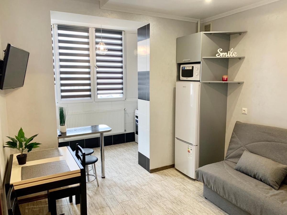 Apartment In Center Ivano Frankivsk Bagian luar foto